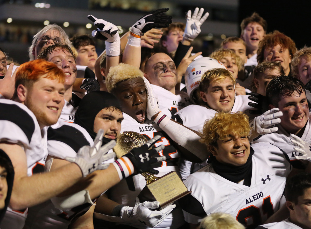 aledo midlothian texas uil football playoffs 2022 mclean26